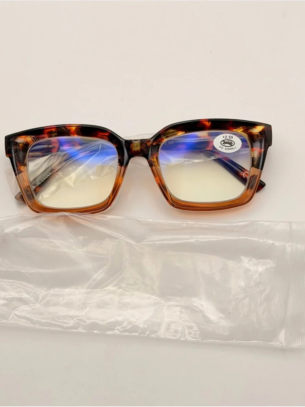 2.5 Prescription Glasses, Brown‎ & Large Bezzle, Female